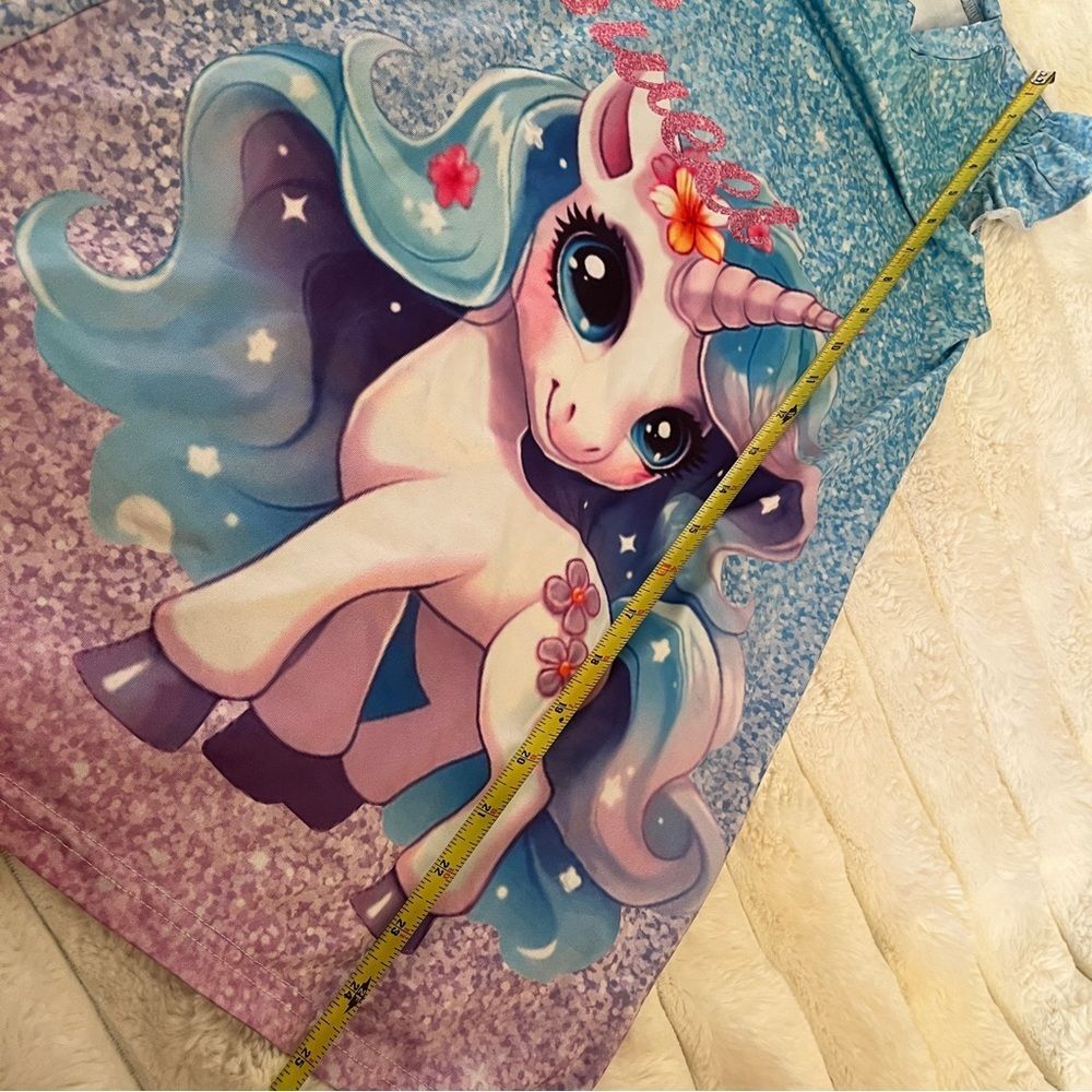 SHEIN little girl nightgown with unicorn print - Picture 10 of 12